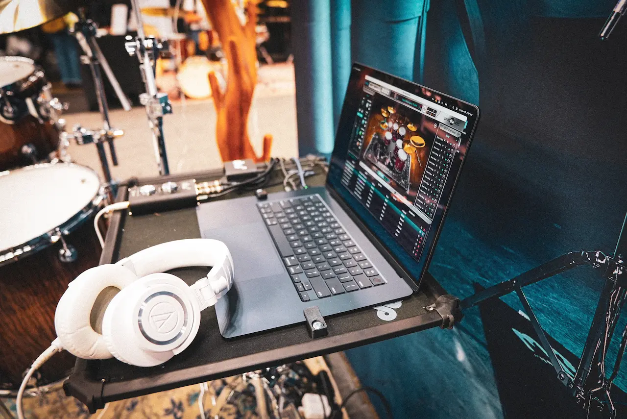 Laptop setup running the DW Soundworks App